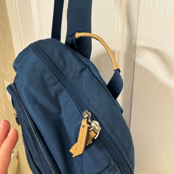 Tumi backpack - Picture 7 of 9